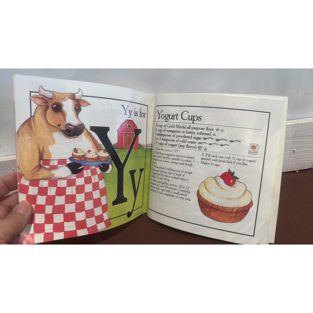 Vintage 1997 Alpha- Bakery Children's Cookbook Gold Medal Flour - Picture 4 of 4